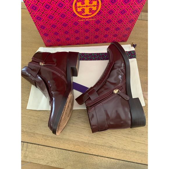 Tory Burch Hyde 40mm Glossy Calf Leather Ankle Booties Size 7.5 W/ Dust Bag IOB - Picture 9 of 12